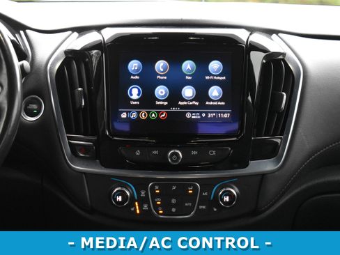 Used 2022 Chevrolet Traverse RS image 19