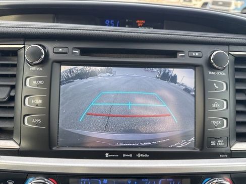 Used 2017 Toyota Highlander XLE image 35