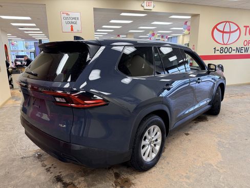 Used 2025 Toyota Grand Highlander AWD Hybrid image 11