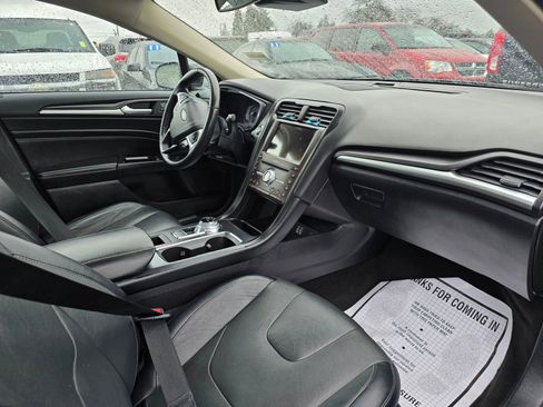 Used 2020 Ford Fusion Titanium image 10