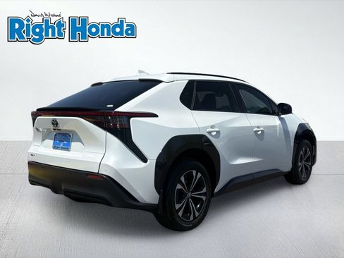 Used 2024 Toyota bZ4X FWD w/ Weather Package image 7