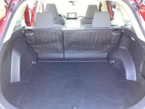 Used 2021 Toyota RAV4 XLE image 14