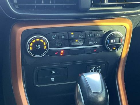 Certified 2018 Ford EcoSport SES image 24