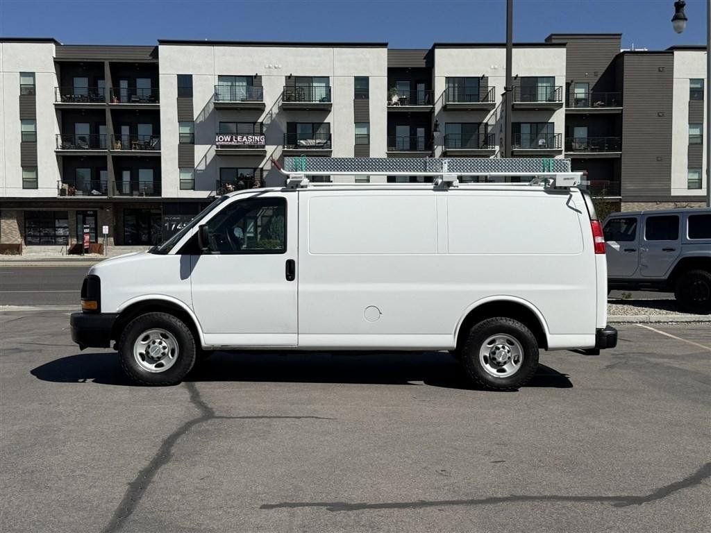 Used 2015 Chevrolet Express 2500 RWD image 4