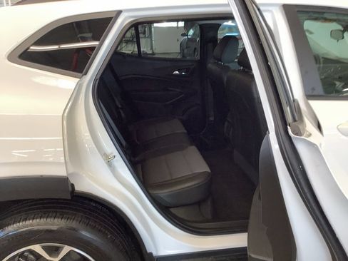 Used 2024 Chevrolet Trax LT w/ Driver Confidence Package FWD image 18