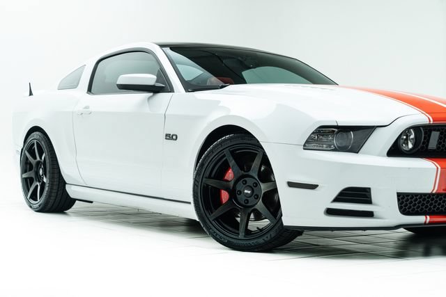 Used 2014 Ford Mustang GT Premium w/ Electronics Package RWD image 3