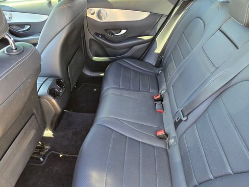 Used 2019 Mercedes-Benz GLC 350e 4MATIC image 7