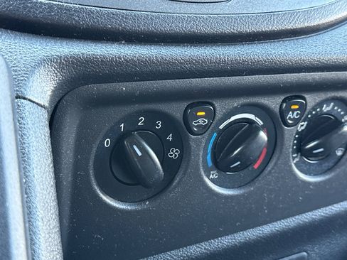 Used 2016 Ford Transit 150 130 Low Roof RWD image 26