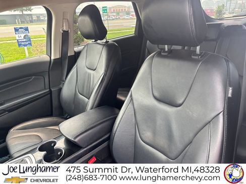 Used 2018 Ford Edge Titanium w/ Technology Package AWD/4WD image 14