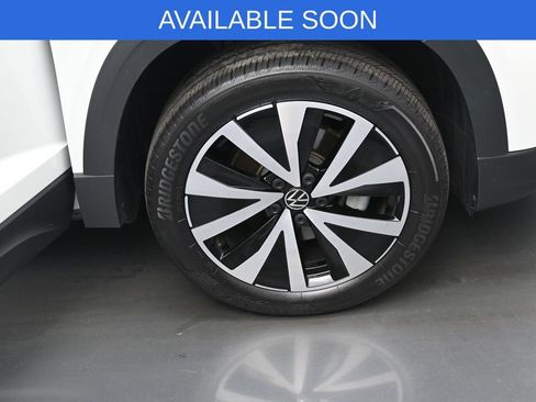 Used 2022 Volkswagen Taos SE AWD/4WD image 37