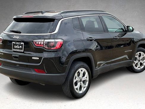 Used 2025 Jeep Compass Latitude image 22