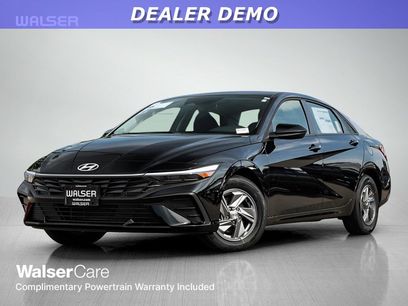 New 2025 Hyundai Elantra SE