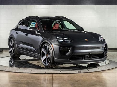 Used 2025 Porsche Macan Electric image 7