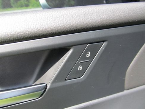 Used 2022 Volkswagen Jetta SE image 25