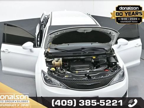 Used 2019 Chrysler Pacifica Touring Plus w/ S Appearance Package image 25