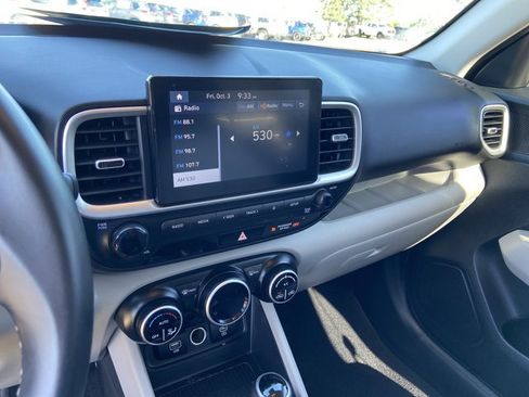 Used 2024 Hyundai Venue SEL image 36