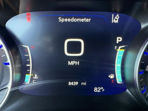 Used 2026 Chrysler Pacifica Select FWD image 33