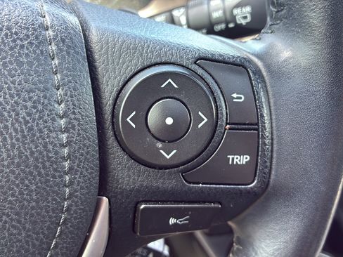 Used 2018 Toyota RAV4 SE w/ Power Extra Value Package FWD image 37