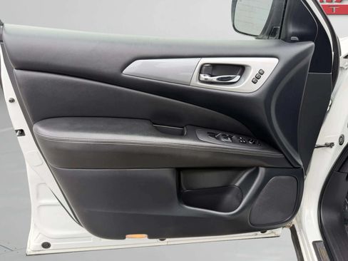 Used 2020 Nissan Pathfinder SL FWD image 36