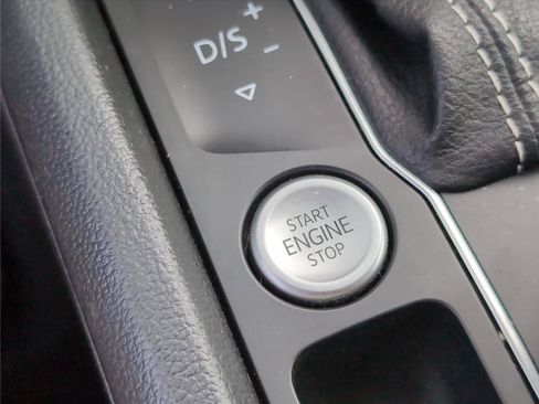 Used 2023 Volkswagen Atlas SEL R-Line AWD/4WD image 22