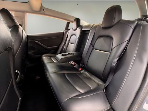 Used 2021 Tesla Model 3 RWD image 17