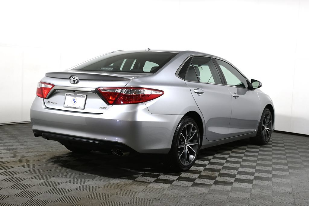 Used 2016 Toyota Camry XSE w/ Moonroof Package FWD image 7