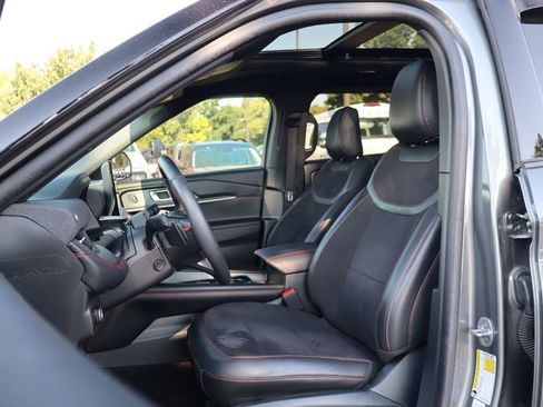 Used 2025 Ford Explorer ST AWD/4WD image 11