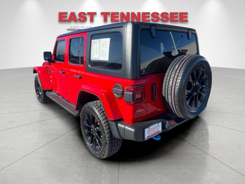 Used 2022 Jeep Wrangler Unlimited Sahara w/ Cold Weather Group image 5