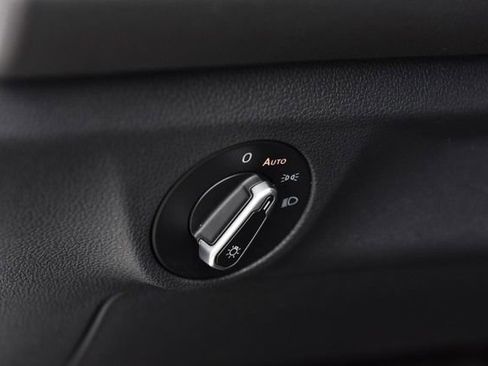 Used 2025 Volkswagen Jetta Sport FWD image 11