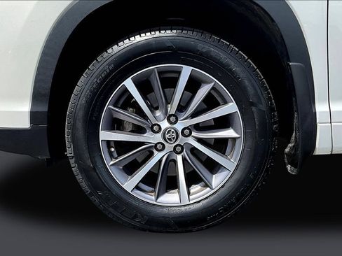 Used 2017 Toyota Highlander XLE w/ Carpet Mat Package AWD/4WD image 35