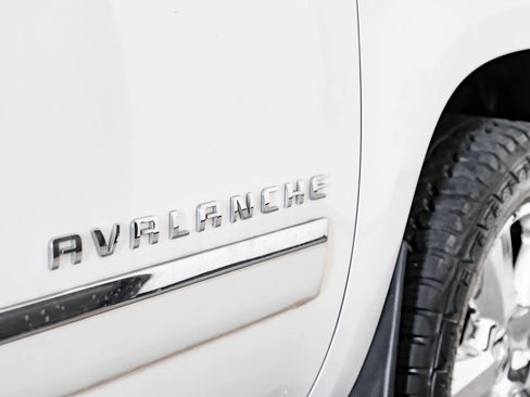 Used 2012 Chevrolet Avalanche LTZ image 64