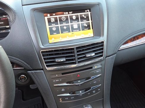 Used 2019 Lincoln MKT AWD image 45