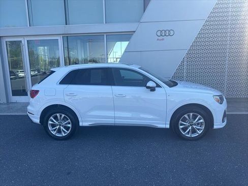 Used 2025 Audi Q3 2.0T Premium w/ Convenience Package AWD/4WD image 2