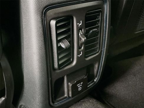 Used 2022 Jeep Grand Cherokee Laredo X AWD/4WD image 28
