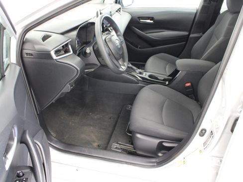 Used 2021 Toyota Corolla LE FWD image 14