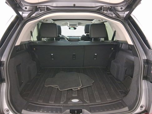 New 2025 Land Rover Discovery Sport S image 32