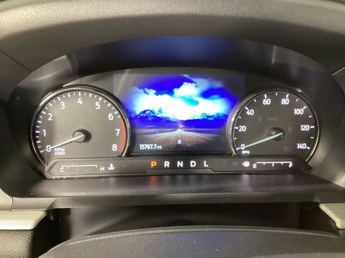 Used 2024 Ford Explorer XLT w/ Equipment Group 202A AWD/4WD image 13