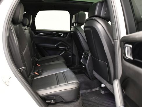 Used 2022 Porsche Cayenne image 55