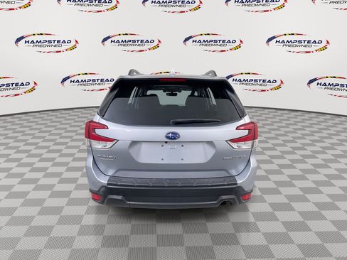 Used 2021 Subaru Forester Premium AWD/4WD image 7