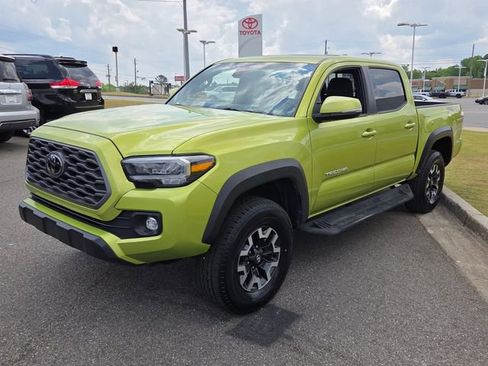 Used 2023 Toyota Tacoma TRD Off-Road w/ TRD Premium Off Road Package RWD image 3