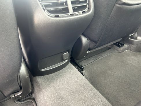 Used 2024 Chevrolet Malibu LT image 32