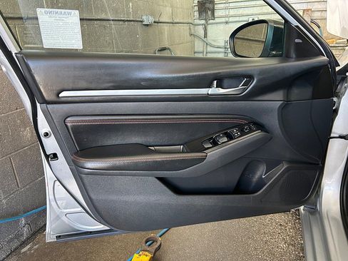 Used 2023 Nissan Altima 2.5 SR image 18