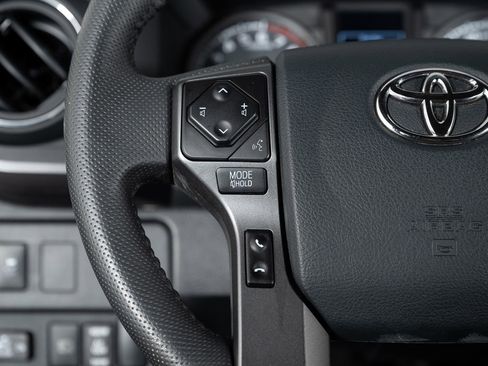 Used 2023 Toyota Tacoma TRD Off-Road image 31