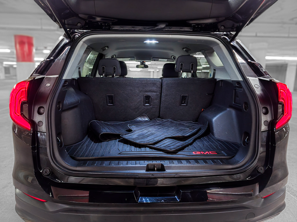 Used 2020 GMC Terrain SLE FWD image 9