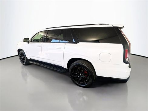 Used 2021 Cadillac Escalade ESV Sport w/ LPO, ONYX Package image 5