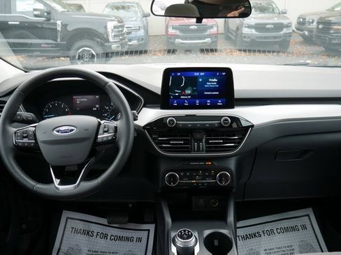 Used 2022 Ford Escape SE w/ SE Sport Appearance Package image 7