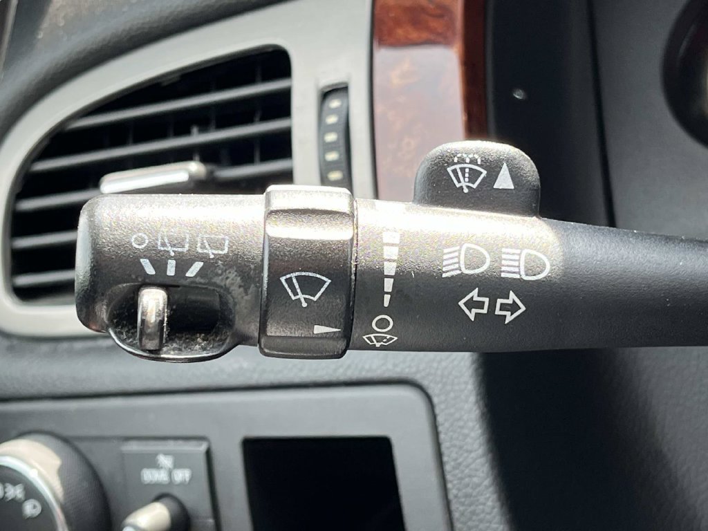 Used 2014 GMC Yukon XL SLT RWD image 35