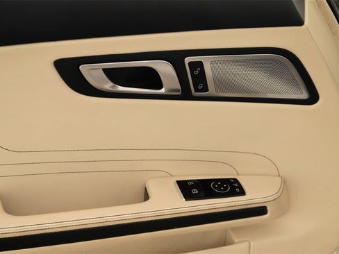 Used 2012 Mercedes-Benz SLS AMG Roadster image 19