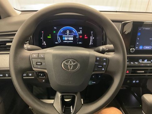 Used 2026 Toyota Camry LE w/ Convenience Package FWD image 7
