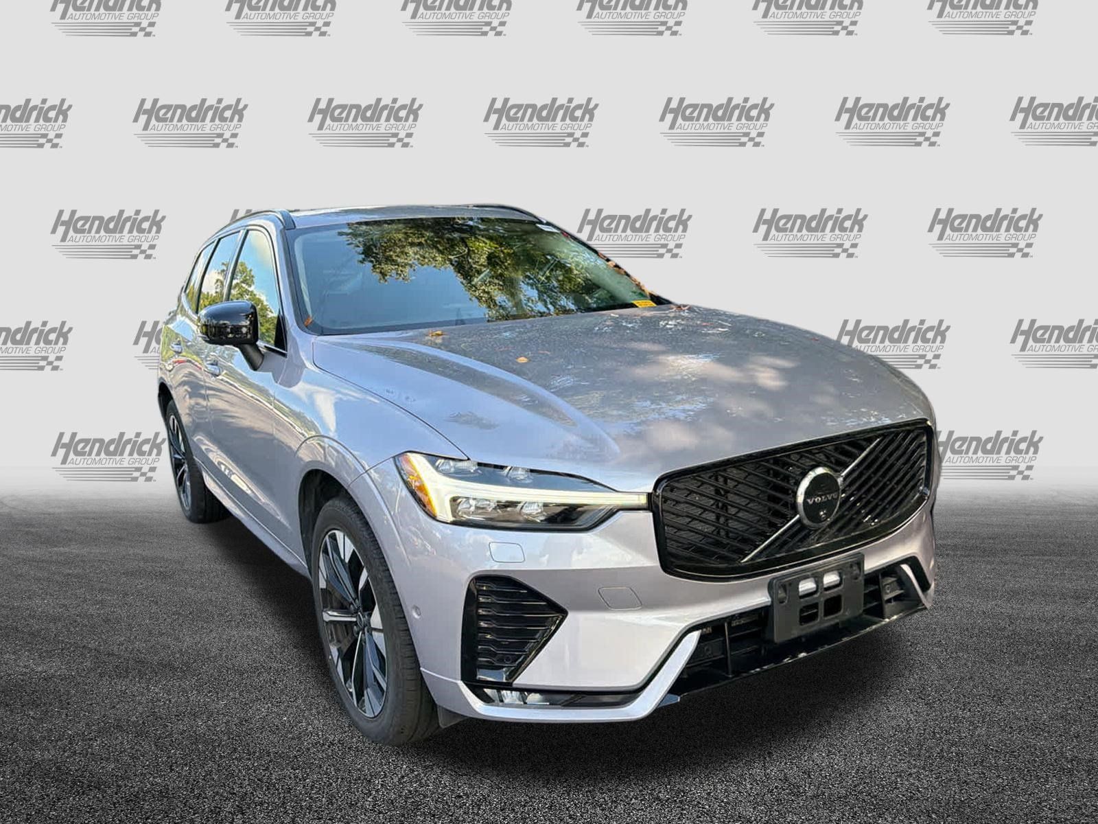 Used 2026 Volvo XC60 B5 Plus AWD/4WD image 3